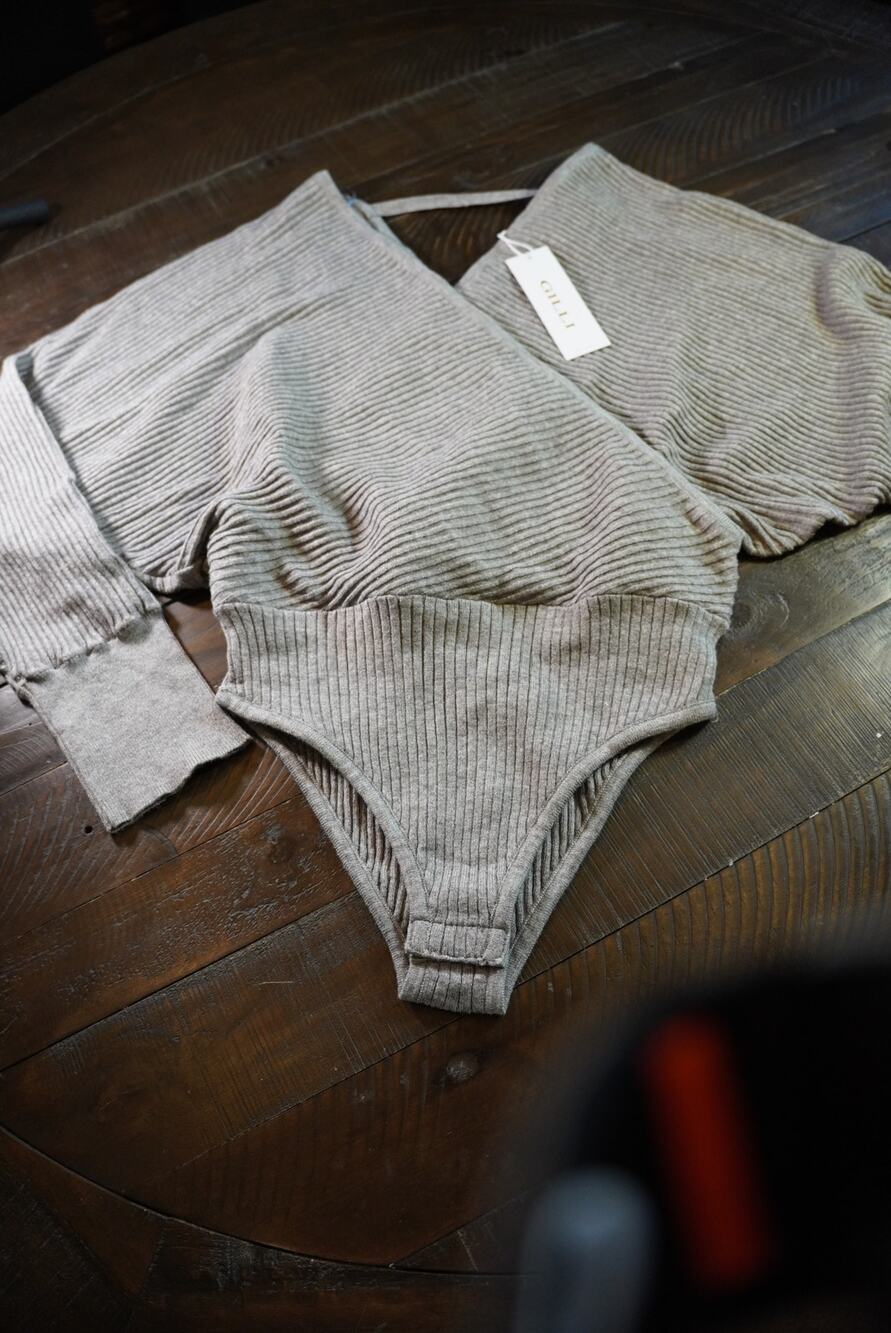 Gilli Knit Bodysuit Womens NWT Taupe Ribbed Wrap Surplice Batwing Sleeve Top